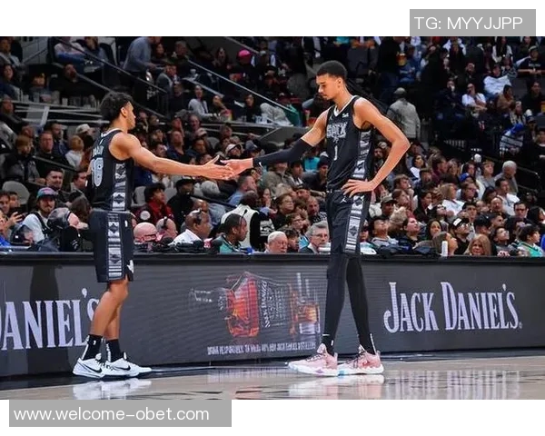 马刺培养落选秀成神射手文班周围的关键拼图助力球队未来发展